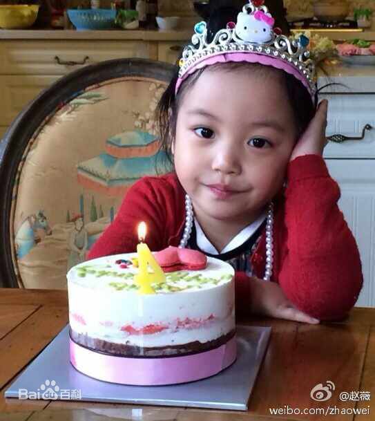 黄新(April)爸爸妈妈微博分享的小四月照片素颜照相册