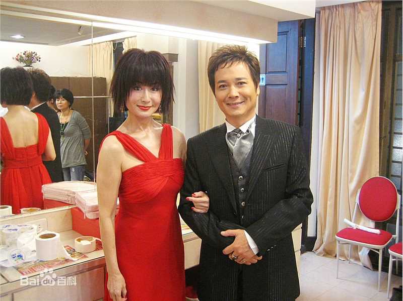 孟飞生活照壁纸壁纸