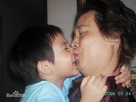 孟飞生活照壁纸壁纸