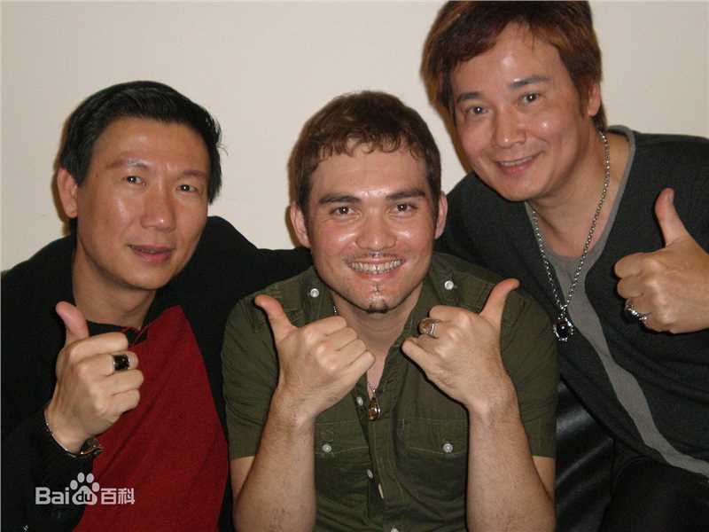 孟飞生活照壁纸壁纸