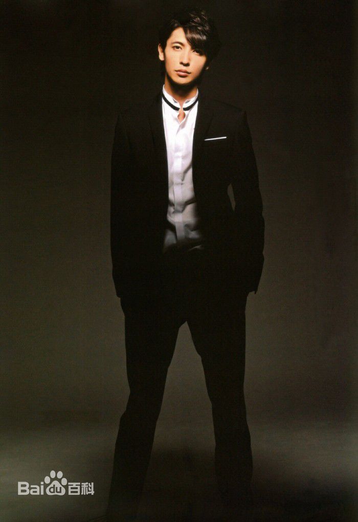 玉木宏(たまきひろし、Tamaki Hiroshi)西装照壁纸壁纸