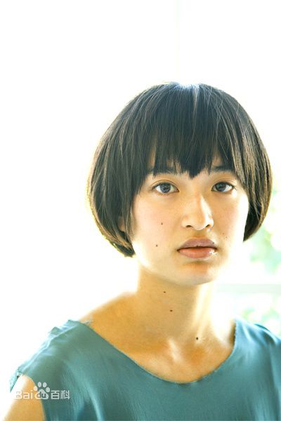 门胁麦(門脇麦（Kadowaki Mugi ）)最优质杂志相册