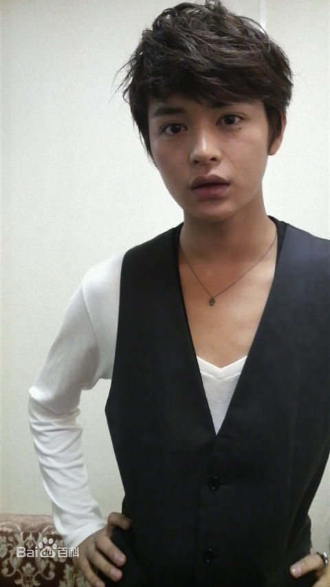 最新濑户康史(瀬戸康史（せと こうじ、Seto Kouji）)性感图片