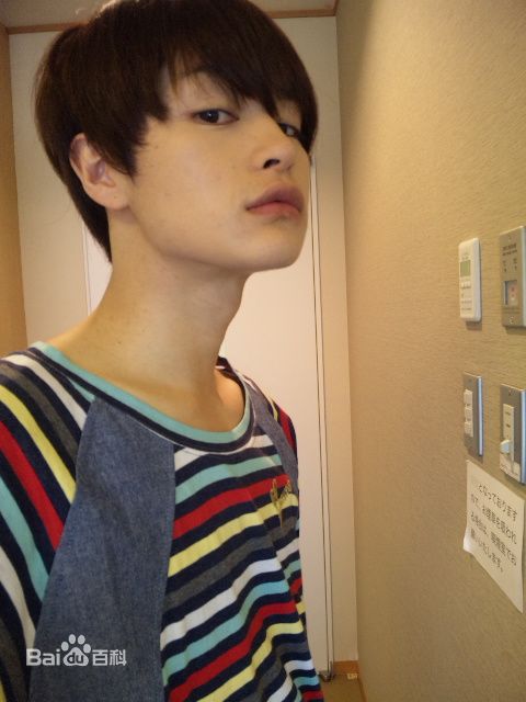 最新濑户康史(瀬戸康史（せと こうじ、Seto Kouji）)性感图片