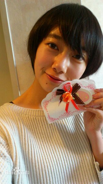 南波瑠(Haru)短发生活照图册