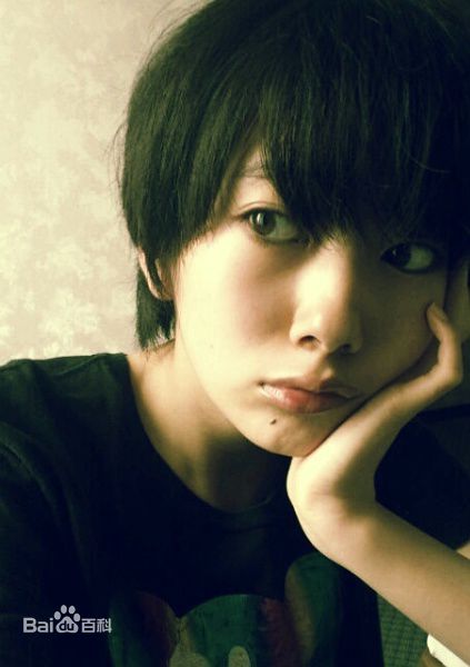 南波瑠(Haru)短发生活照图册