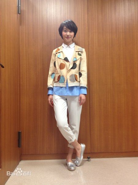 南波瑠(Haru)短发生活照图册