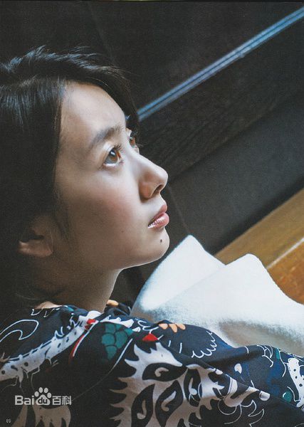 南波瑠(Haru)最新短发杂志壁纸