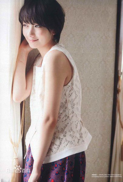 南波瑠(Haru)最新短发杂志壁纸