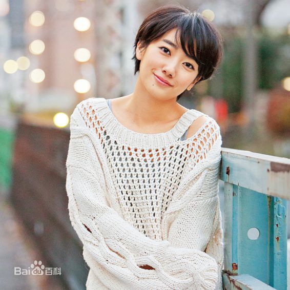 南波瑠(Haru)最新短发杂志壁纸