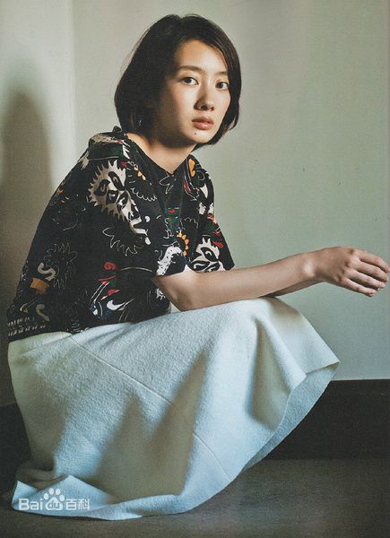 南波瑠(Haru)最新短发杂志壁纸