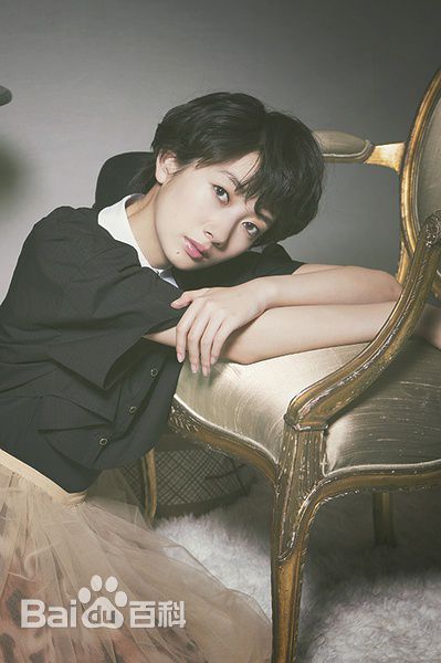 南波瑠(Haru)最新短发杂志壁纸