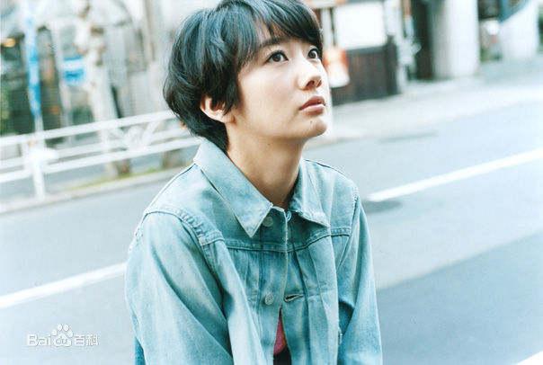 南波瑠(Haru)最新短发杂志壁纸