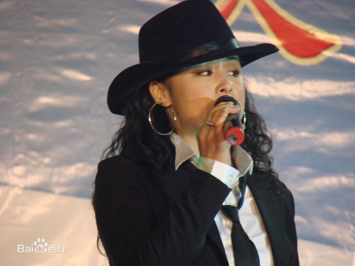 于月仙舞台演出照前后照片