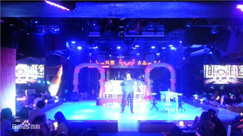 周祥(glory)精彩演出瞬间素颜照壁纸