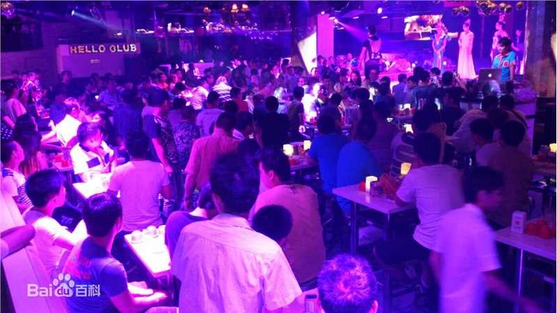 周祥(glory)精彩演出瞬间素颜照壁纸