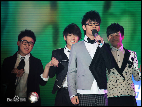 最新谭佑铭(Jackie Tam、Jaki)在2010年《快乐男声》中的壁纸