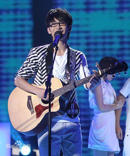 最新谭佑铭(Jackie Tam、Jaki)在2010年《快乐男声》中的壁纸