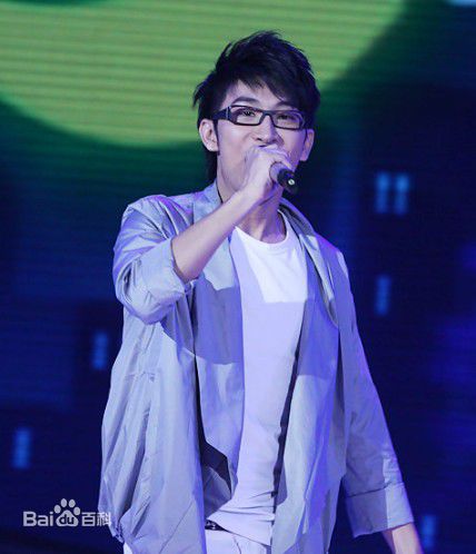 最新谭佑铭(Jackie Tam、Jaki)在2010年《快乐男声》中的壁纸