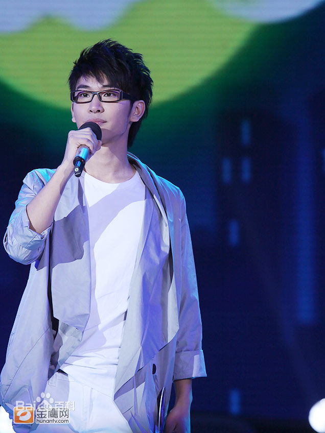 最新谭佑铭(Jackie Tam、Jaki)在2010年《快乐男声》中的壁纸