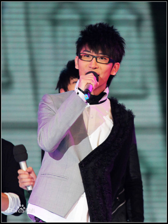 最新谭佑铭(Jackie Tam、Jaki)在2010年《快乐男声》中的壁纸