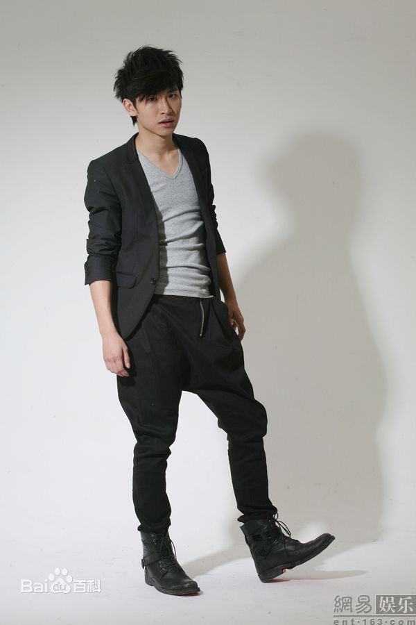 精选谭佑铭(Jackie Tam、Jaki)在《快乐你要带回家·谭杰希青印象纪念册》中的图册