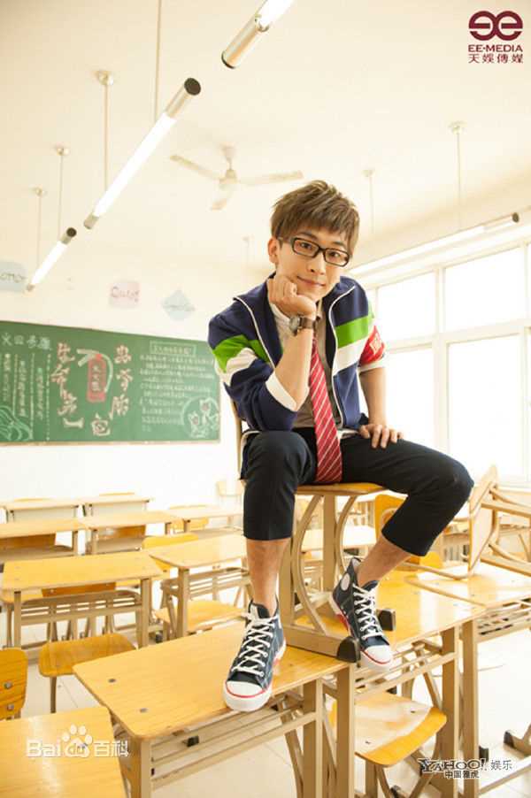 谭佑铭(Jackie Tam、Jaki)最新专辑《赖校生》图集