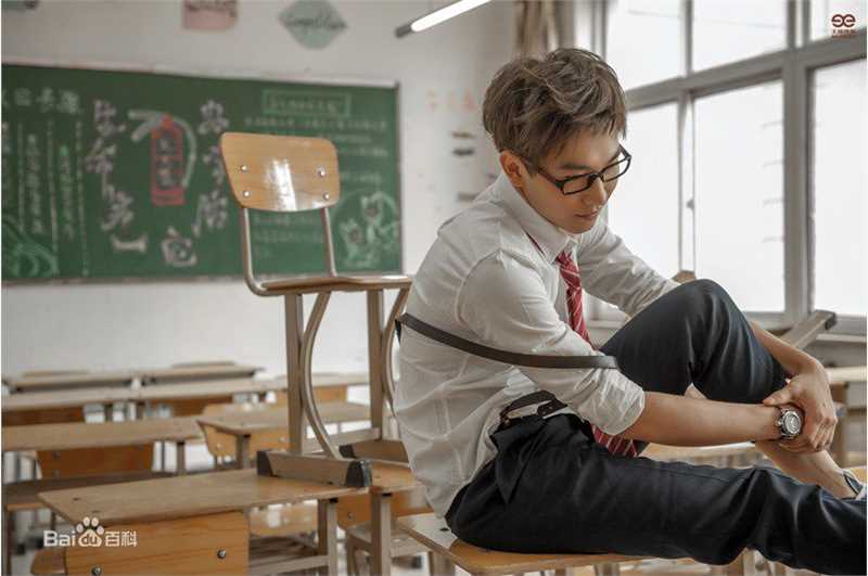 谭佑铭(Jackie Tam、Jaki)最新专辑《赖校生》图集