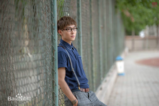 谭佑铭(Jackie Tam、Jaki)最新专辑《赖校生》图集