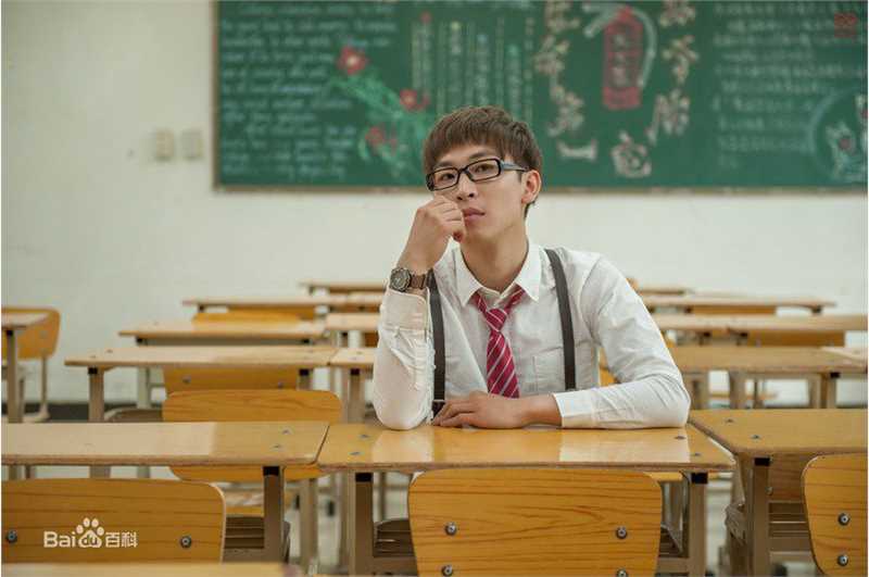 谭佑铭(Jackie Tam、Jaki)最新专辑《赖校生》图集