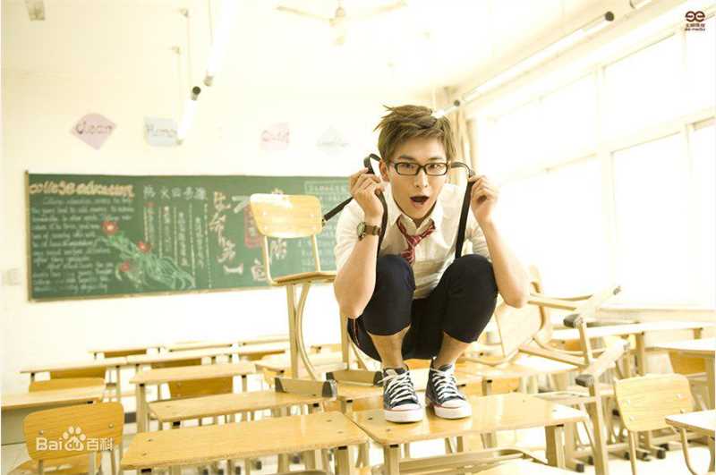 谭佑铭(Jackie Tam、Jaki)最新专辑《赖校生》图集