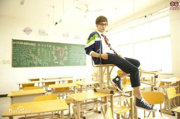 谭佑铭(Jackie Tam、Jaki)最新专辑《赖校生》图集