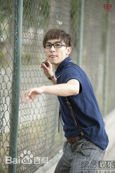 谭佑铭(Jackie Tam、Jaki)最新专辑《赖校生》图集