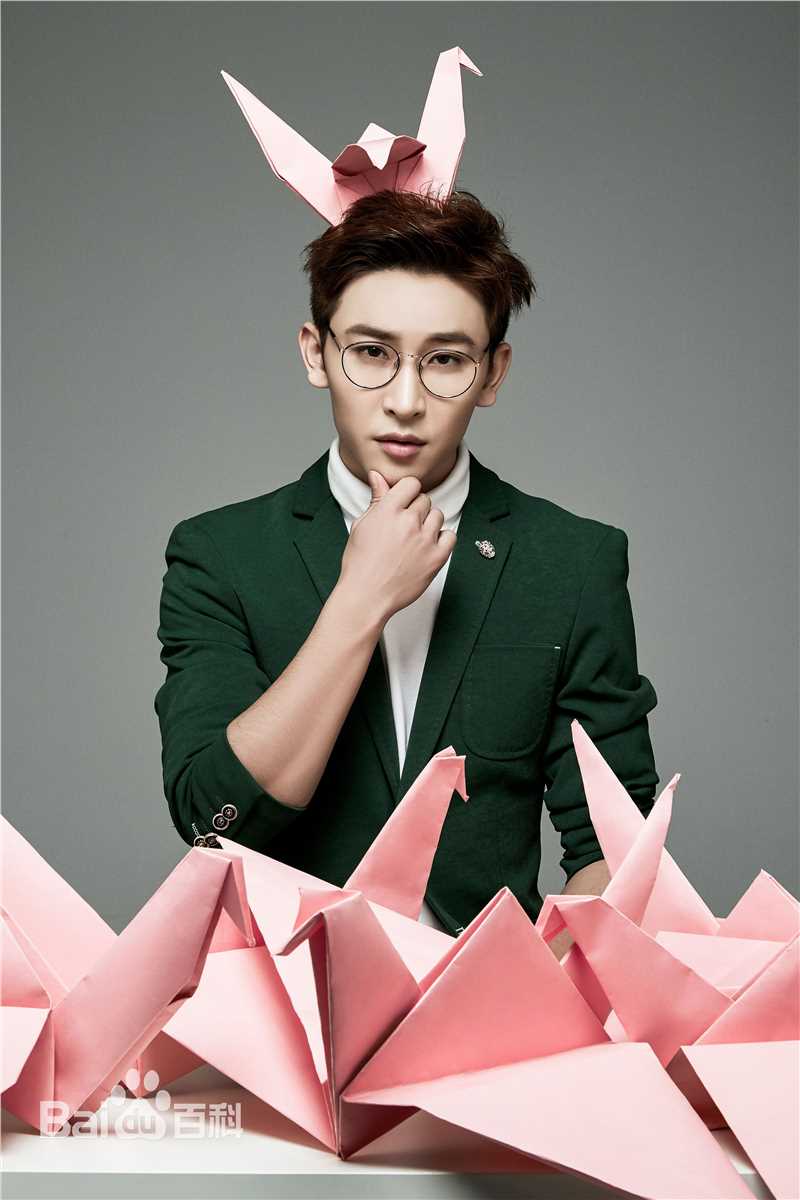 谭佑铭(Jackie Tam、Jaki)最新壁纸