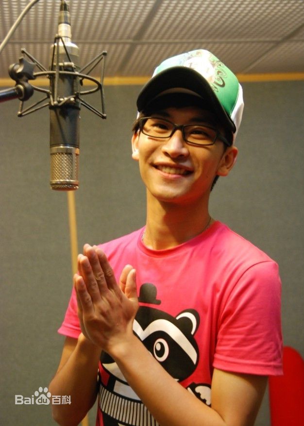 谭佑铭(Jackie Tam、Jaki)生活照壁纸壁纸