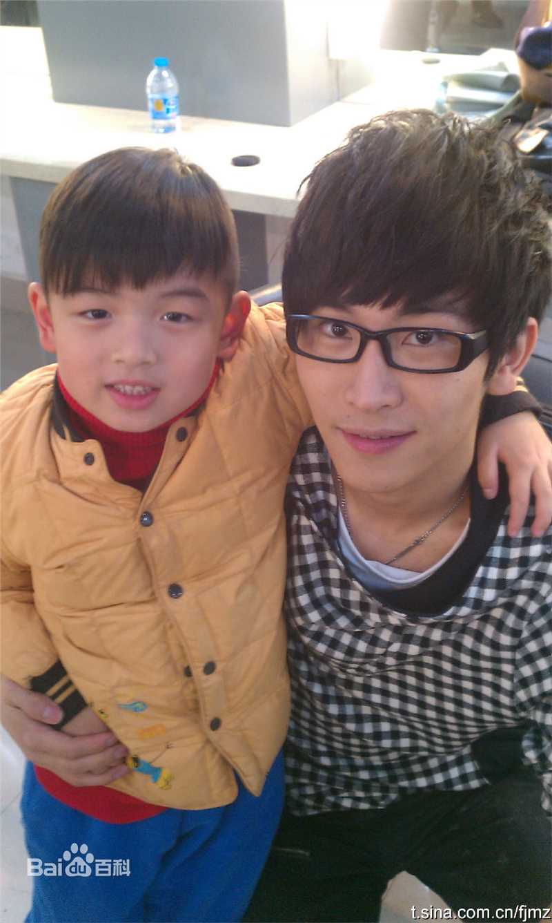 谭佑铭(Jackie Tam、Jaki)生活照壁纸壁纸