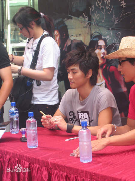 最优质梁俊一(Anson)在出席《旺角黑夜》的宣传活动中的相册