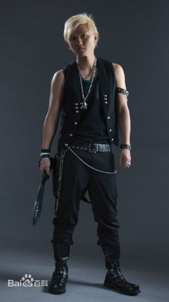 梁俊一(Anson)现代戏路前后照片