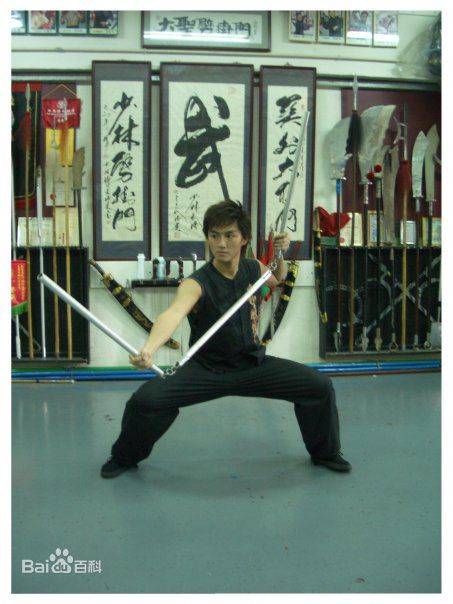 梁俊一(Anson)现代戏路前后照片