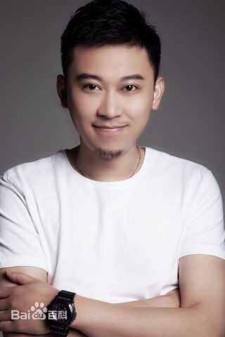 田羽生导演前后照片