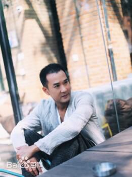 最新卢庆辉(Lo Hing-Fai Marco)性感图片