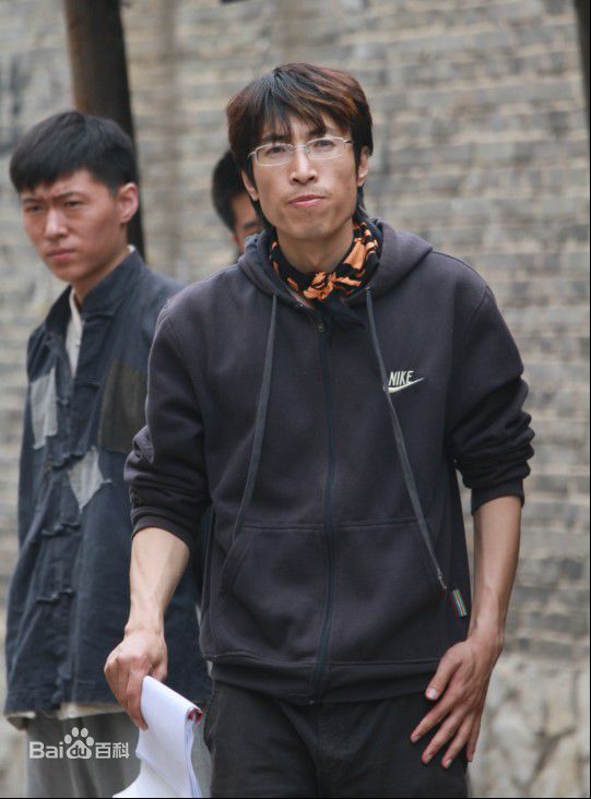 最新李克龙在《潘多拉的宝剑》首映式照片中的壁纸