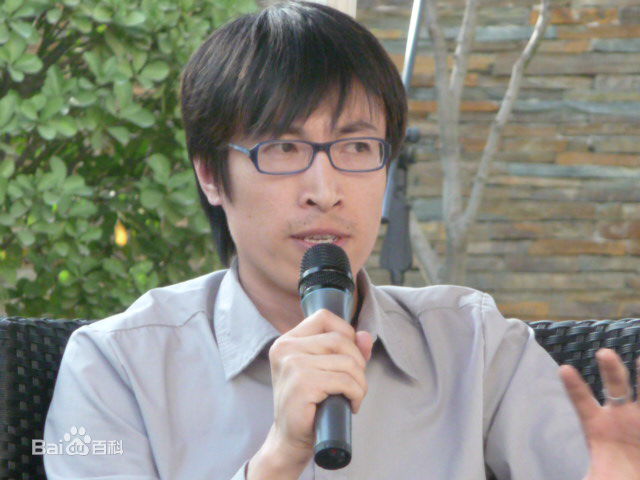 最新李克龙在《潘多拉的宝剑》首映式照片中的壁纸