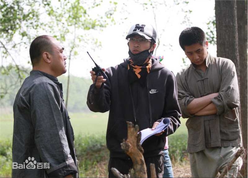 最新李克龙在《潘多拉的宝剑》首映式照片中的壁纸