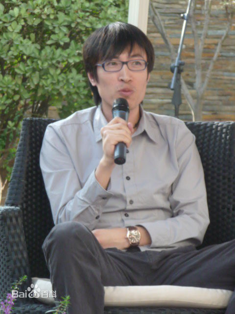 最新李克龙在《潘多拉的宝剑》首映式照片中的壁纸