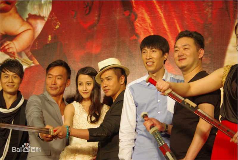 最新李克龙在《潘多拉的宝剑》首映式照片中的壁纸