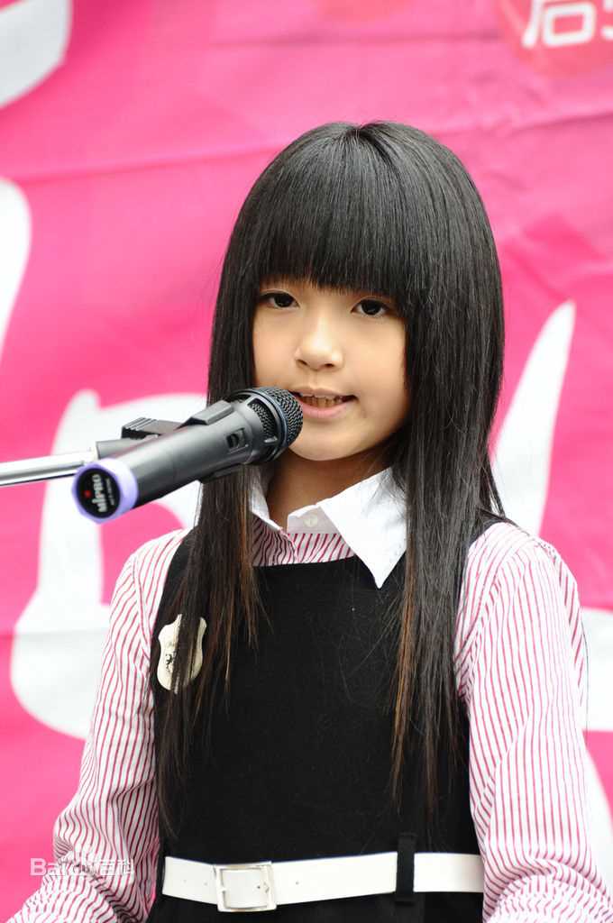 许雅涵(Candy)演出照片前后照片