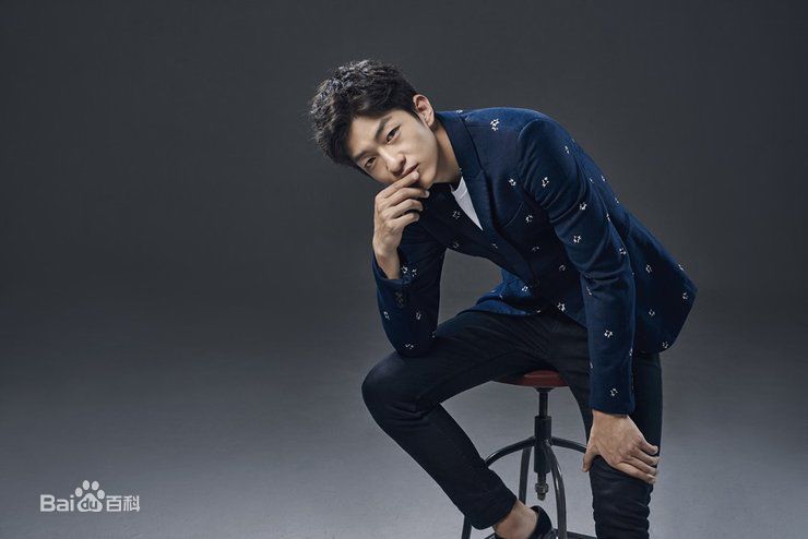 屈楚萧高清时尚图集