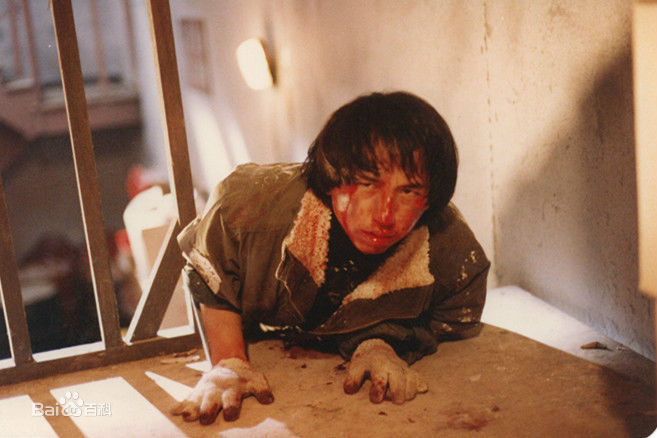 曹荣(Wing)《血裸》精选剧照