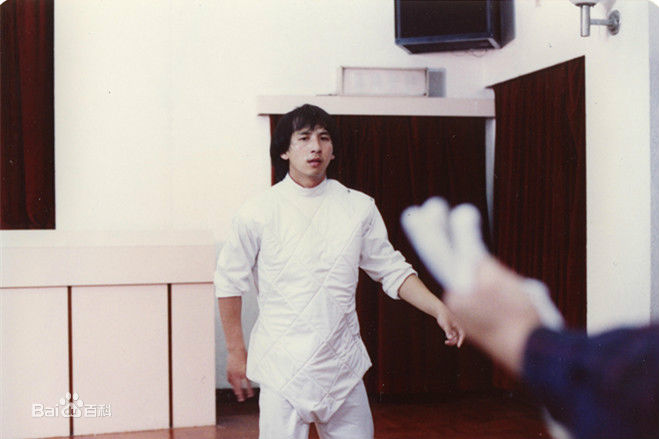 曹荣(Wing)《血裸》精选剧照